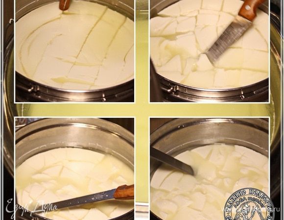 А потом сгусток нарезаем. На кусочки, типа кубиков.