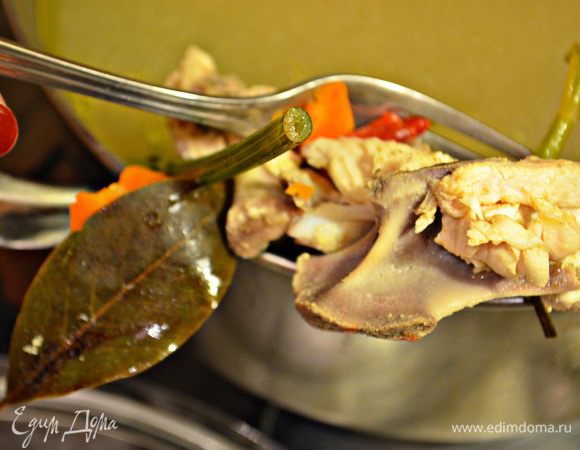 Готовый бульон процедите.