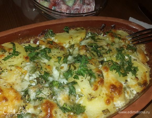 Подаем с салатом из помидоров и огурцов. 

Приятного аппетита!