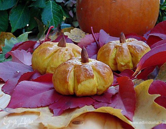 Сезон тыквы в самом разгаре. Хочу посоветовать вкуснейшие несладкие сдобные булочки от Виктории Головашевич. Воздушные, красивые и вкусные булочки произвели фурор на моей работе, пекла их уже три раза!
http://www.edimdoma.ru/retsepty/59302-tykvennye-bulochki