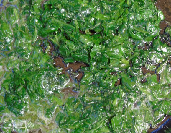 Шпинат обжариваем минуту.