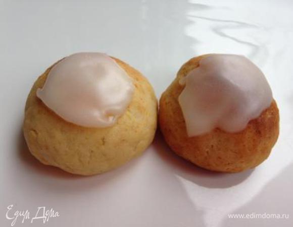 А можно и просто намазать печенья глазурью.