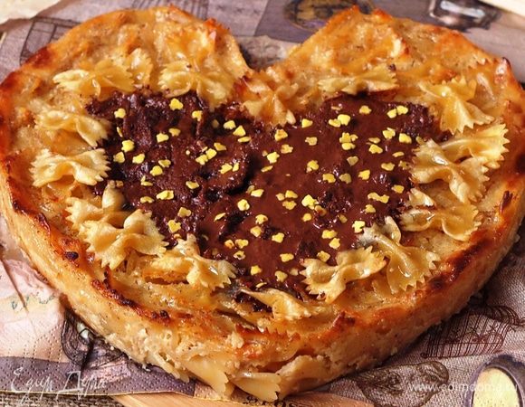 Вот такая она получилась в окончательном варианте! Немного остудить и можно угощаться! По желанию можно есть и в горячем и в холодном виде. Надеюсь, что и взрослым, и деткам эта запеканка очень понравится! Приятного аппетита!