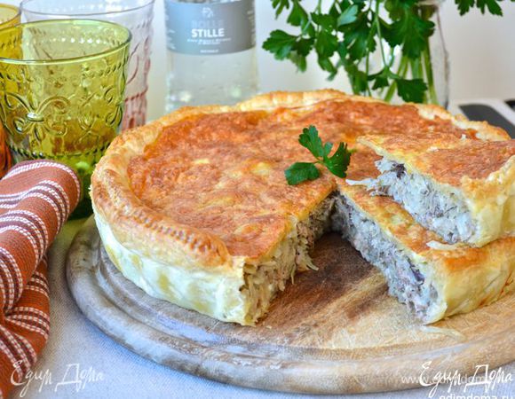 А это рецепт другого капустного пирога — необыкновенно вкусного и сытного! http://www.edimdoma.ru/retsepty/77002-sloenyy-kapustnyy-pirog-s-ryboy