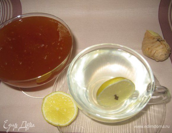 Наливаем в чашку и добавляем мед. 
Будьте здоровы и теплых вам зимних вечеров!