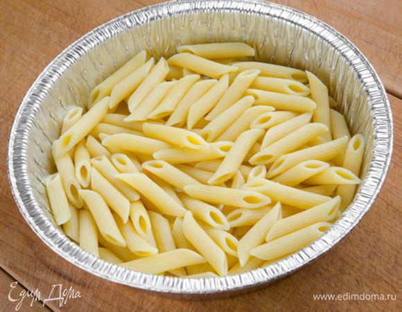 Отварить макароны. 