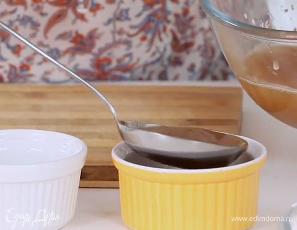 Разлить по формам и убрать в холодильник до готовности