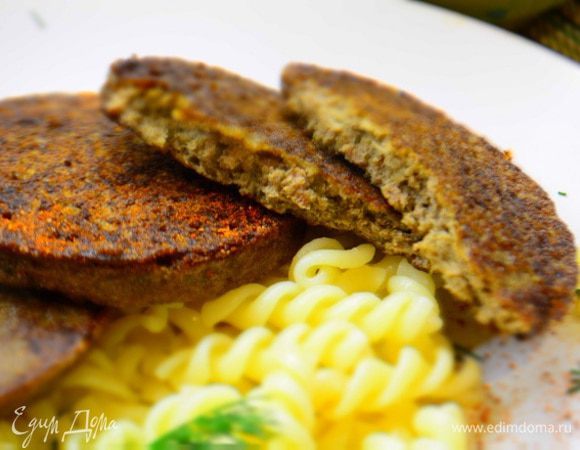 Подаем с любимым гарниром и соусом.