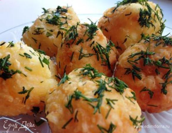 Подавать, присыпав зеленью петрушки.
При желании можно сбрызнуть чесночком.