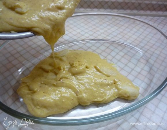 Выливаем клафути в форму для запекания. У меня стеклянная форма от Юлии Высоцкой, которую я недавно получила в подарок!