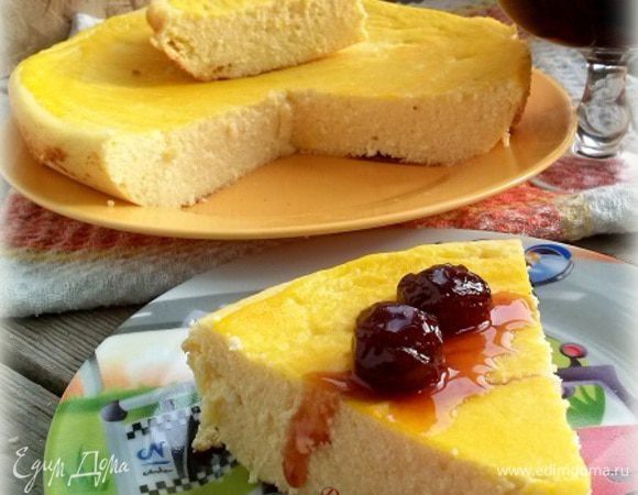 Подаем творожную запеканку с любимым вареньем.
Приятного аппетита!