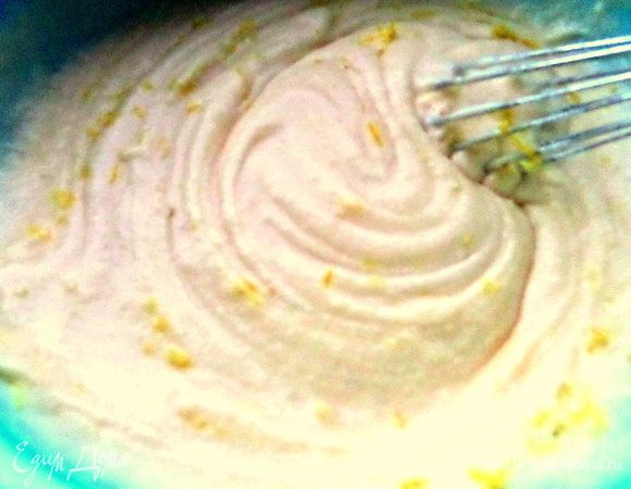 Минут 5 даём загустеть тесту.