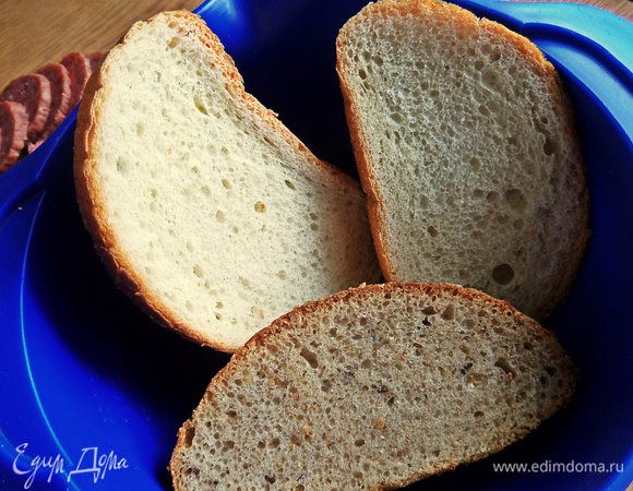 Очень удобно в основу использовать мякиш от горбушек. Хлеб любой, можно пополам два вида.