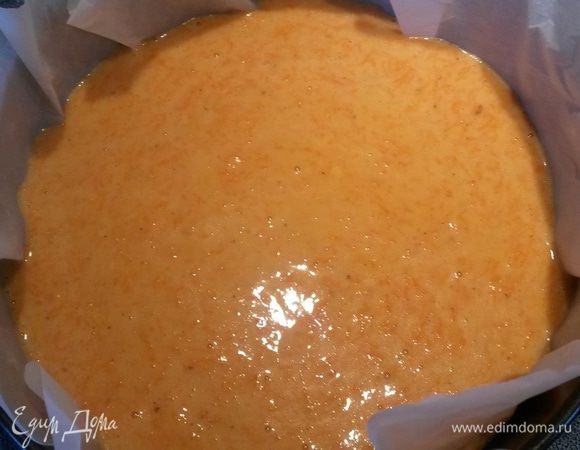 Выпекать в разъемной (или любой другой подходящей) форме, в предварительно разогретой до 180°С духовке 40-45 минут. Готовность проверить зубочисткой, но вообще пирог поднимается и выпекается отлично. Пирог должен получиться упругий, серединка должна пружинить.