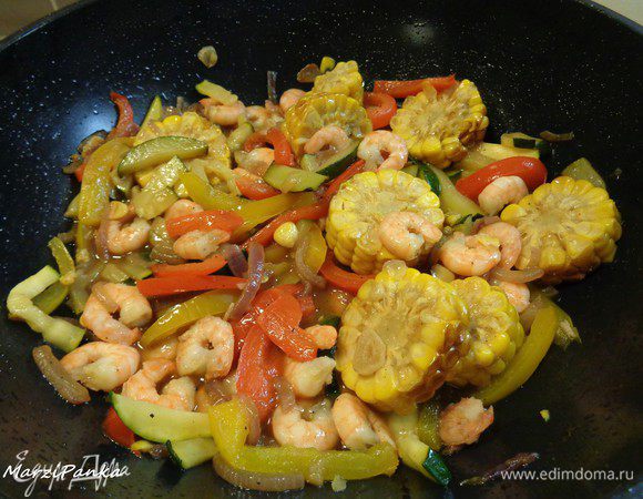 Наше соте из креветок готово! 

Подаем сразу к столу горячим.