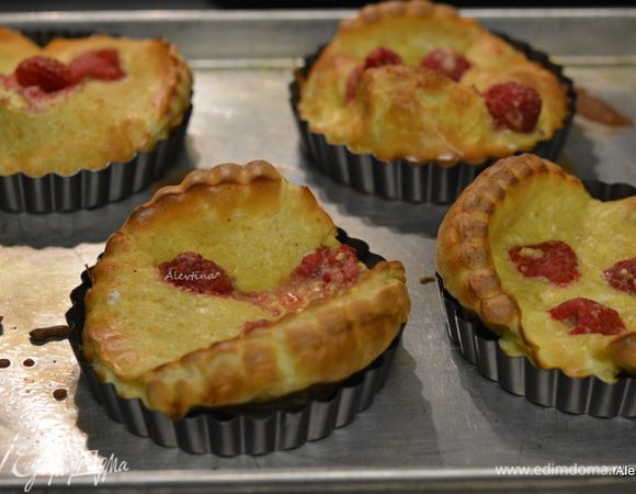 Ставим назад в духовку примерно на 15 минут. В формах на 10 минут.
Достанем из духовки.