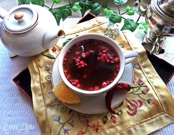 Как я уже сказала, к такому чаю можно ничего не подавать, ягод будет достаточно. Осталось Вам попробовать!