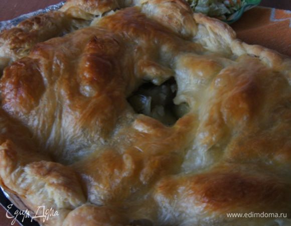 Закрываем фольгой и ставим в разогретую до 180 градусов духовку на 2 часа.   Открываем фольгу и запекаем еще 20-30 минут, чтоб пирог зарумянился. Проверить готовность картофеля и мяса можно через отверстие, проткнув картошку и мясо.
Вот он румяный, ароматный красавец!