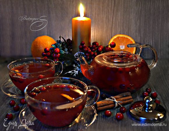 Давай поговорим… так, ни о чём, 
Не выбирая специально темы.
Поднимем все насущные проблемы,
Не торопясь обсудим их вдвоём.

И как попутчику, с кем вас уже
Едва ли вновь соединит дорога,
Поведаем в процессе диалога  
О том, что накопилось на душе.

Давай поговорим,… я всё пойму,
Разделим пополам и грусть, и радость,
Мне исповедь твоя, поверь, не в тягость...
Так трудно в этом мире одному.

Уж если нас сама Судьба свела,
Наверно, важно помнить друг о друге,
Чтоб просто пообщаться на досуге
Смогли бы мы, отбросив все дела.

Давай поговорим…
(автор — Корнева Ольга)

           