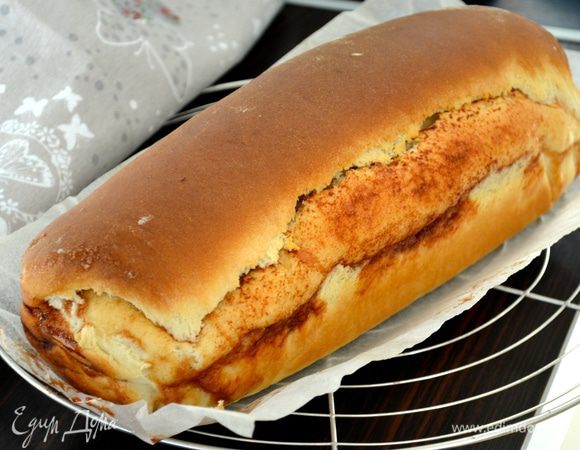 Выпекать хлеб на среднем уровне духовки около 35 минут. Готовый хлеб выложить на решетку и дать полностью остыть. Вот и все! 