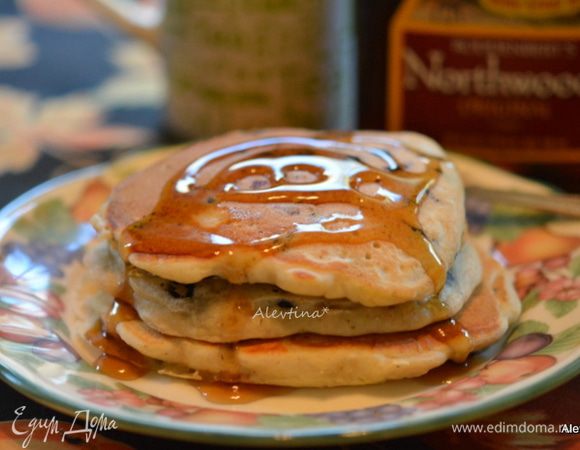 Подаем на завтрак с чаем или кофе. С сиропом или вареньем, джемом.