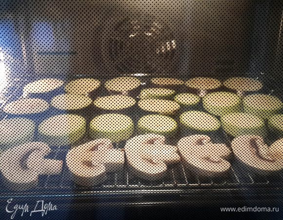 Выпекать при 180°С около 30 минут. Можно не переворачивать.