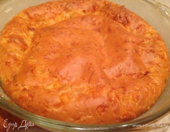 Выложить в смазанную маслом и притрушенную мукой форму (у меня 20 см) и поставить в разогретую духовку примерно на 30 мин.