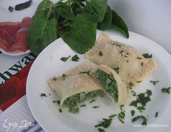 Это — вариант маульташен со свининой и мукой двух видов на желтках и яйцах.