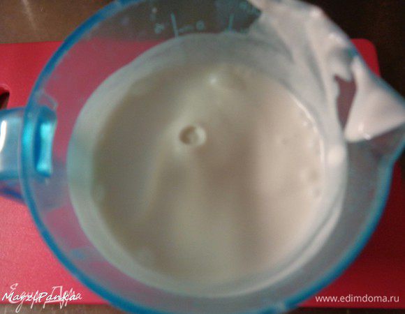 Отмерим кокосовое молоко. Нам нужно 225 мл.