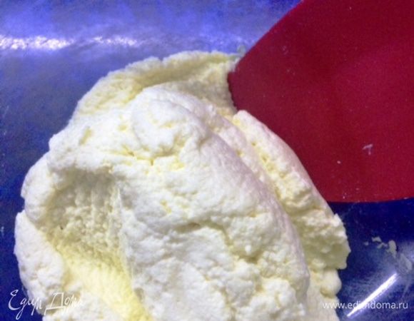 Взбиваем до получения однородной воздушной массы, насколько это возможно.