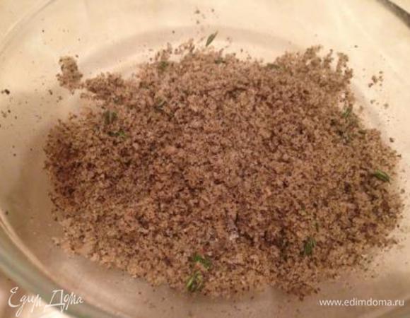 Смешать соль, черный перец молотый, любые специи на ваш вкус и коньяк.