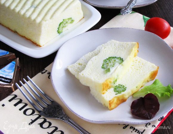 Нарезать на кусочки и подавать к столу. Приятного аппетита!