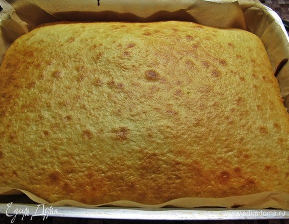 И выпекаем около 15-20 минут до слегка золотистой корочки. Достаем из духовки.