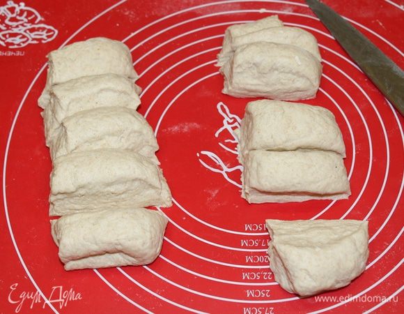 Ножом делим квадрат на 9 частей (больше делать не стоит).