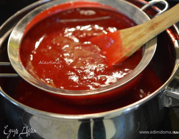 Затем содержимое все процедить через сито.