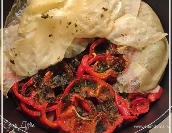 Вот что там, под капустой. Видите, какое все? Как будто и не было довольно долгой пропарки. А уж аромат, аромат сногсшибательно вкусно, вызывающий судорожные глотательные... Это я вам точно говорю.