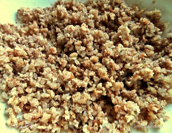 Вот такую кашку получаем! Ленивый вариант так сказать. Можно залить молоком и кушать, но слушаем дальше :)