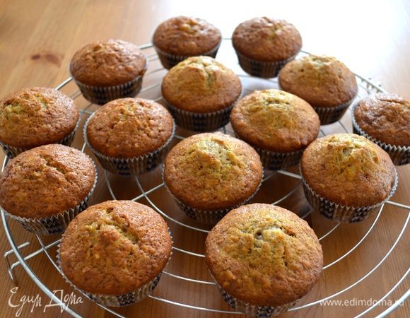 Готовые маффины остудить на решетке.