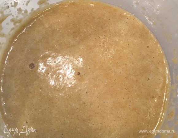 В отдельной посуде соединяем ингредиенты и перемешиваем до однородного состояния.