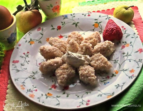 Подаём со сметаной.