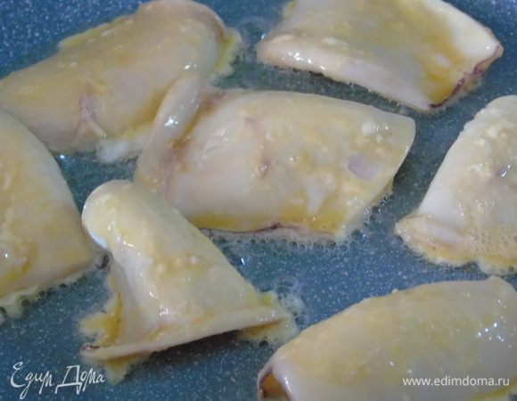 Отправить на разогретую сковороду с растительным маслом.