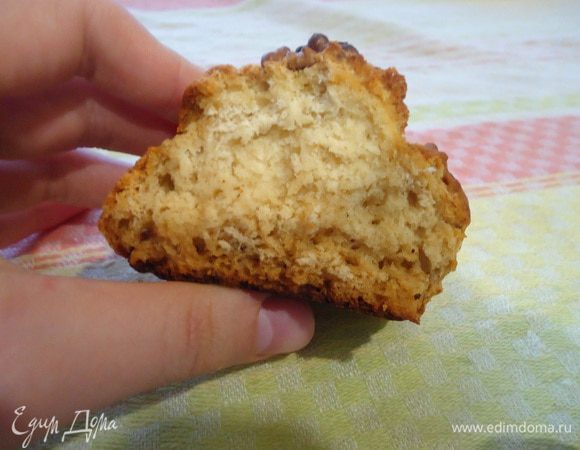 На мой вкус, булочки в меру сладкие. Думаю, можно увеличить количество мёда или намазывать им! Хотя для меня итак вкусно!