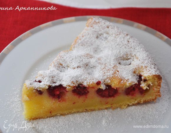 Остудить пирог, только затем разрезать. Он очень нежный!