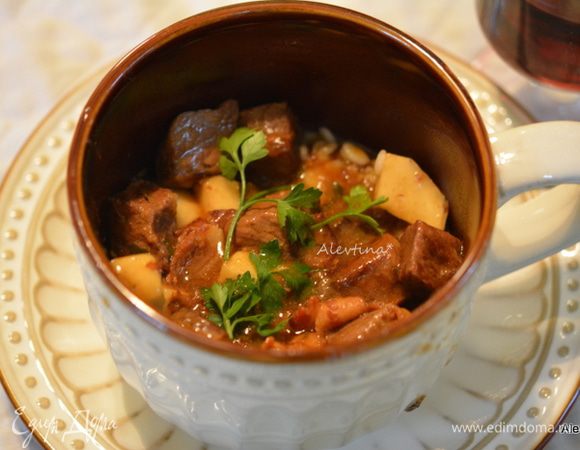 Блюдо посолить и поперчить и подаем к столу. Приятного аппетита.