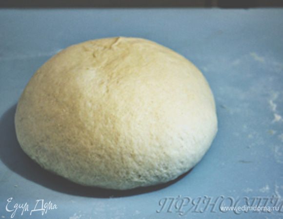 Получаем идеальный шар из нежного и воздушного теста.