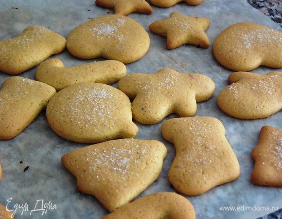 Выпекать печенье в разогретой до 180°С духовке 10-15 минут. 