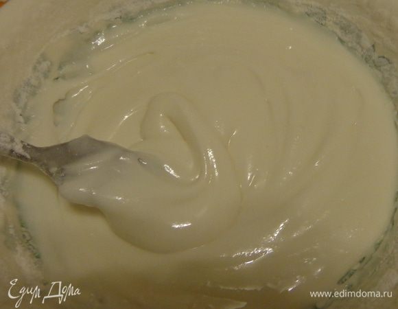 Для нанесения контуров — густая.