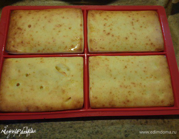 Поставить вафли в разогретую духовку на 10 минут.
Затем вынуть.