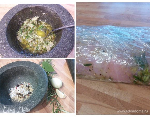 Для маринада измельчите в ступке специи, смешайте с маслом и уксусом, натрите этой смесью мясо кролика с обеих сторон, скрутите в рулет, оберните в плёнку и поместите в холодильник минимум на 6-8 часов. 