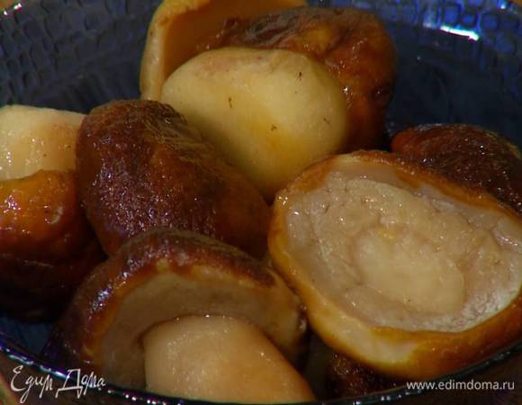 Белые грибы предварительно разморозить.